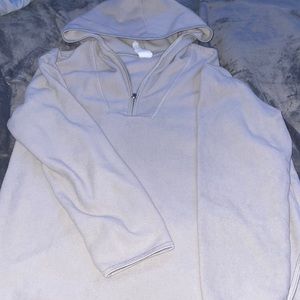 Light gray half zip sweater (oversized)